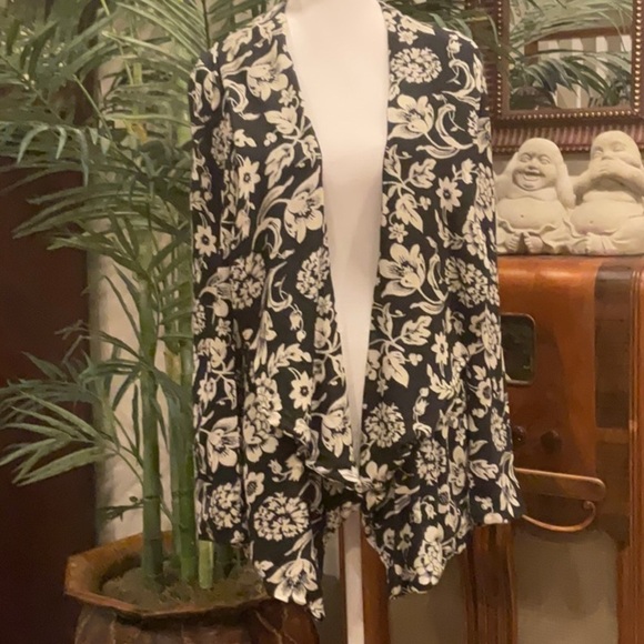 O’Neill blue/white SZ 10 woman’s waterfall open floral lined jacket pockets - Picture 1 of 12